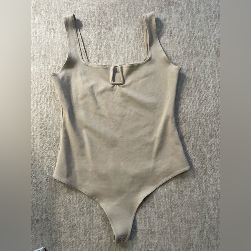 Abercrombie & Fitch - Ponte Notch-Neck Bodysuit - Light Brown